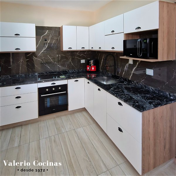 mueble de cocina laqueado