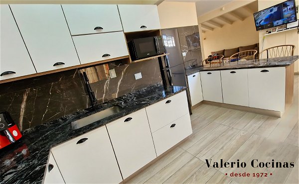 mueble de cocina laqueado